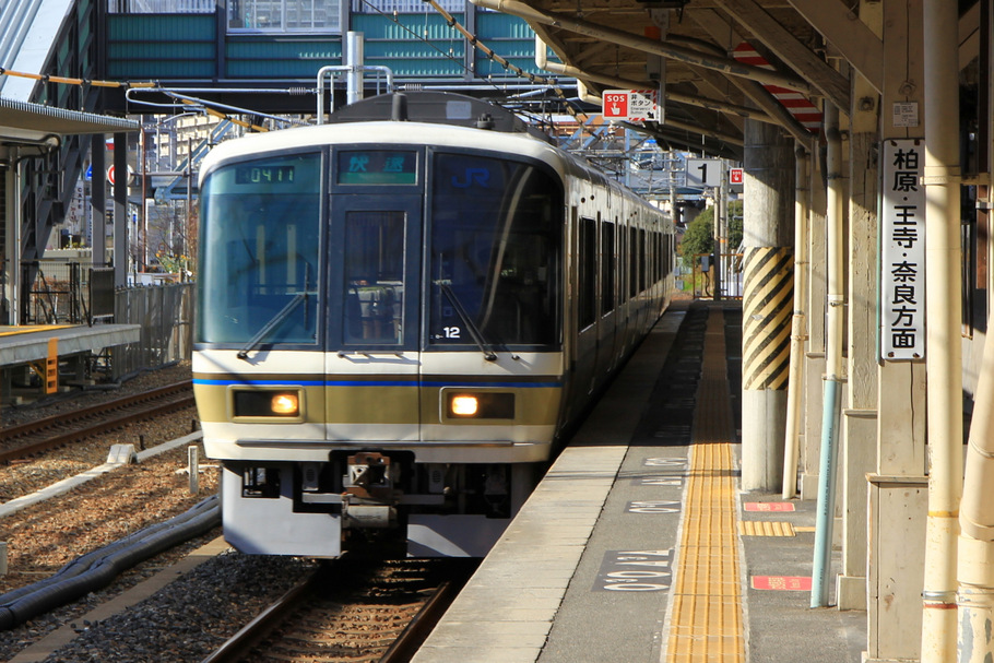 221系近郊形電車・全474両のリニューアルが決定！ | Re-urbanization