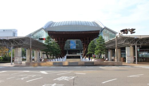 大規模リニューアルが完成した金沢駅中央コンコースの様子