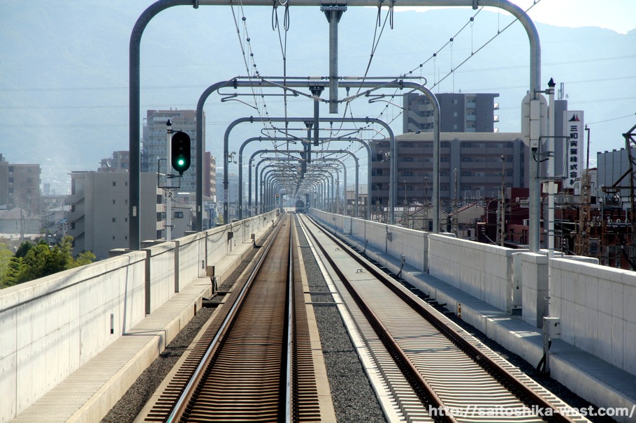 高架線路 | 線路の高架化 _ 高架鉄道(コウカテツドウ)とは? 意味や使い方 – UROTAM