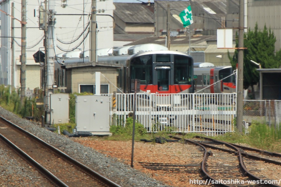 出場直前！ついに姿を現した広島向けの新型車両227系の様子 | Re