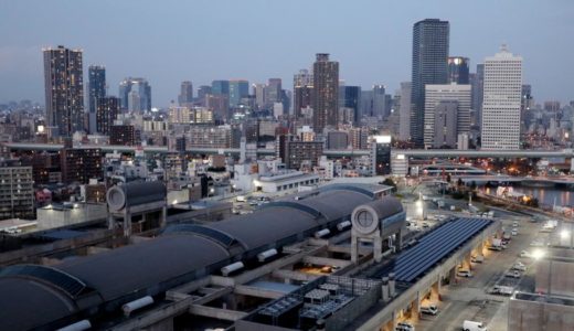 大阪市中央卸売市場本場 業務管理棟『魚河岸たちばな』からみた梅田・中之島方面の眺め