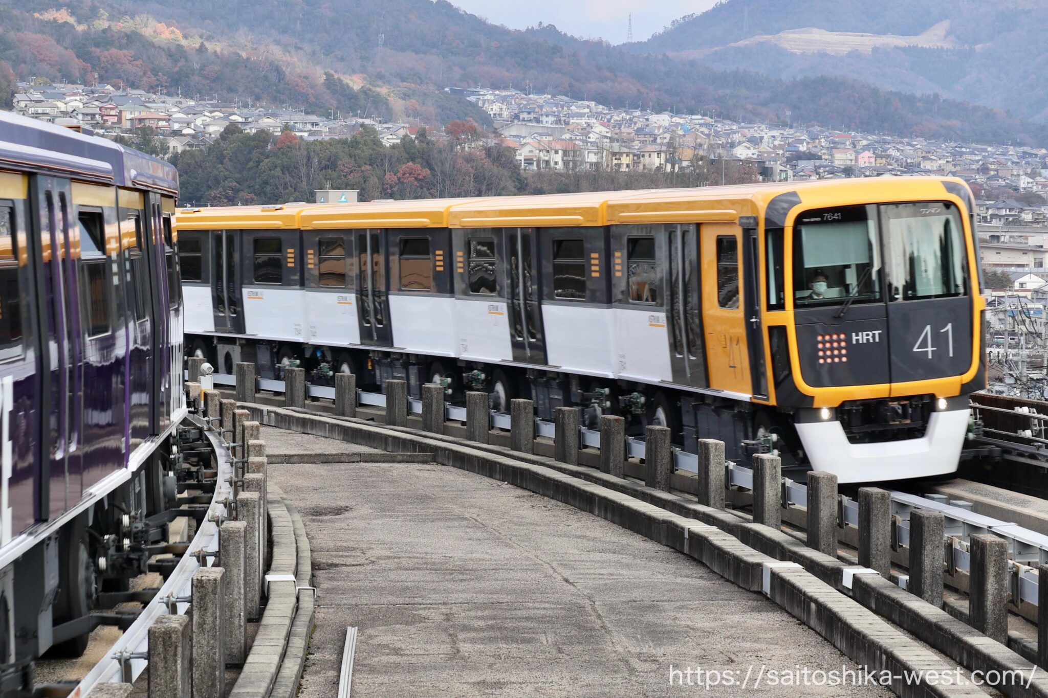 アストラムライン（広島高速交通）新型車両7000系電車はシンボルマークの16ドット（人、心の集まり）を配した近未来デザイン！！ | Re ...