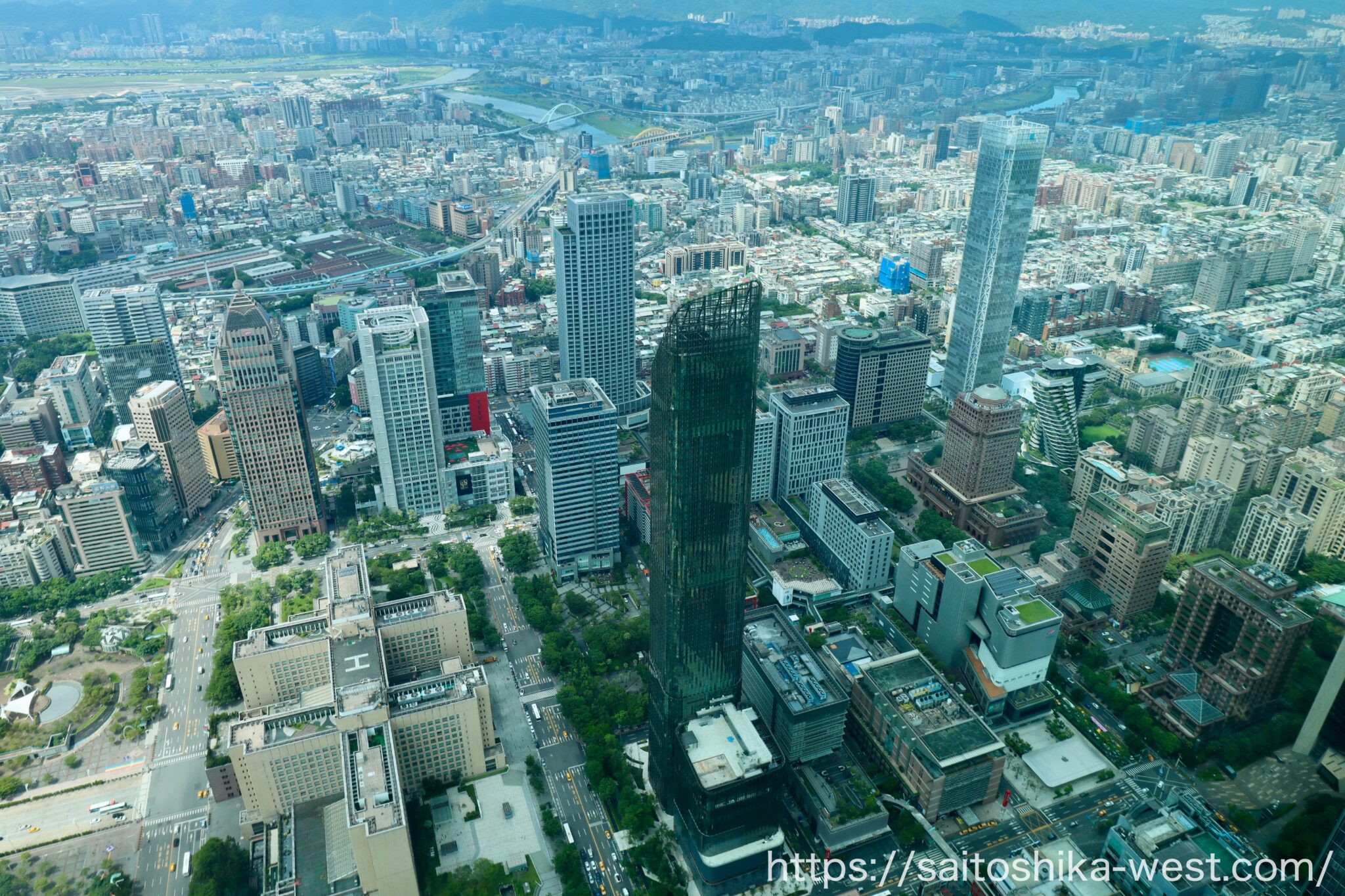 台北101展望台レポート、前回のバッテリー切れからのリベンジ達成!ワールドクラス500m級超高層ビルから台北都心を眺める | Re ...