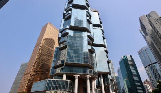 香港・金鐘（Admiralty）の異形ランドマーク「LIPPO CENTRE」はなぜあの形なのか？ 1988年完成とは思えないPaul Rudolphの野心作