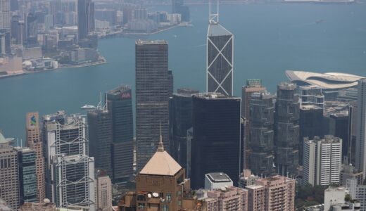ビクトリアピークから眺める香港の絶景！摩天楼と港が織りなす世界屈指のパノラマ