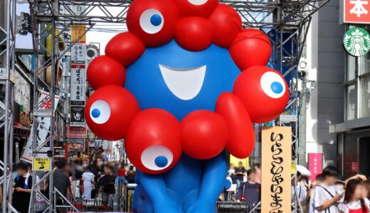 万博閉幕後も大活躍！道頓堀で世界中の観光客をミャクミャクがお出迎え　“あの人気キャラクター”との共演も実現