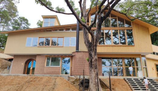 奈良・王寺町に森林商業施設「TOUP（トープ）」開業！木造ZEBの飲食棟を核に、約50haの陽楽の森でナナツモリなど4店舗＋森林体験を展開